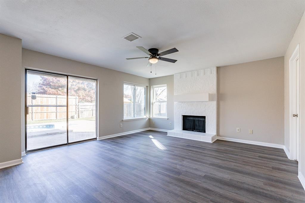 Oak Hollow Grand Prairie - Residential