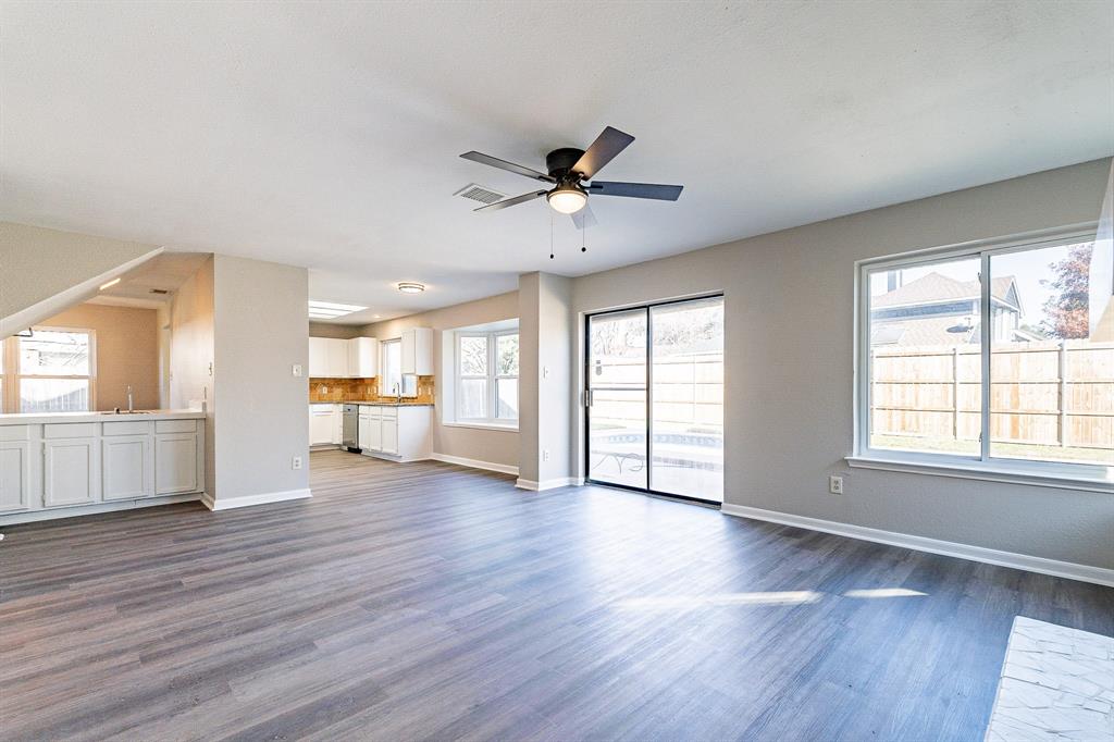 Oak Hollow Grand Prairie - Residential