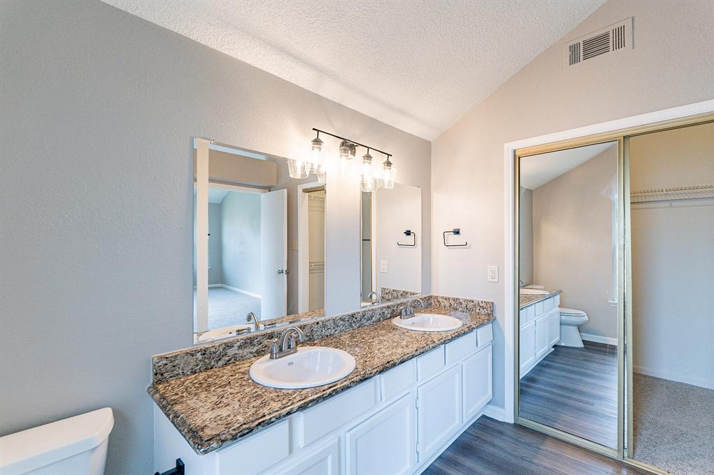 Oak Hollow Grand Prairie - Residential