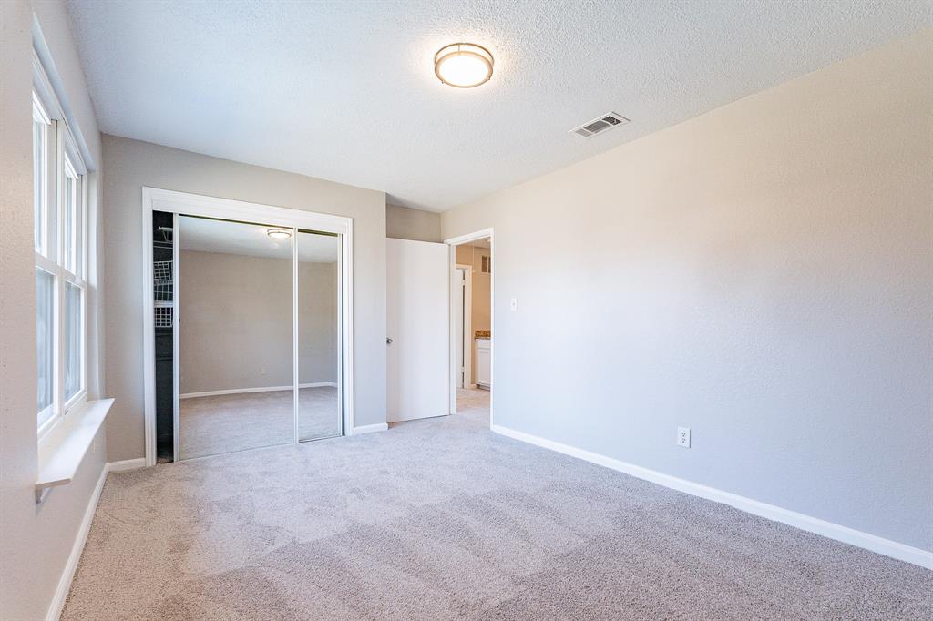 Oak Hollow Grand Prairie - Residential