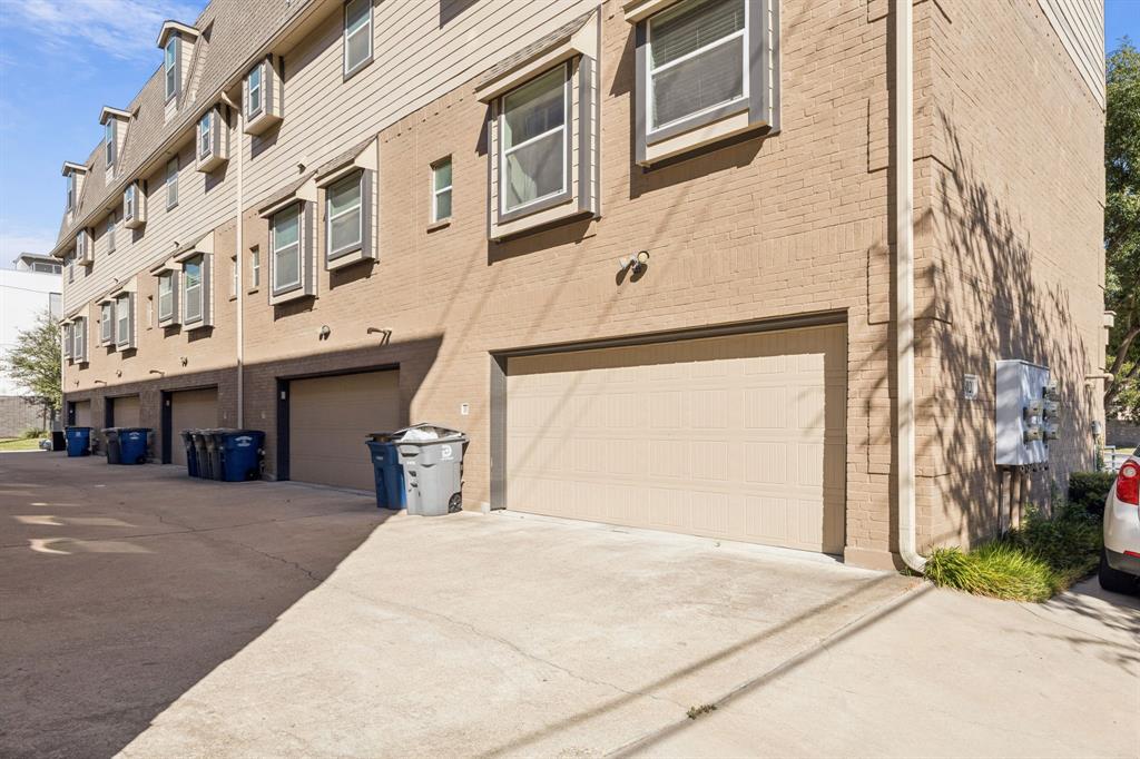 Bryan Pkwy Place Buliding A - Residential