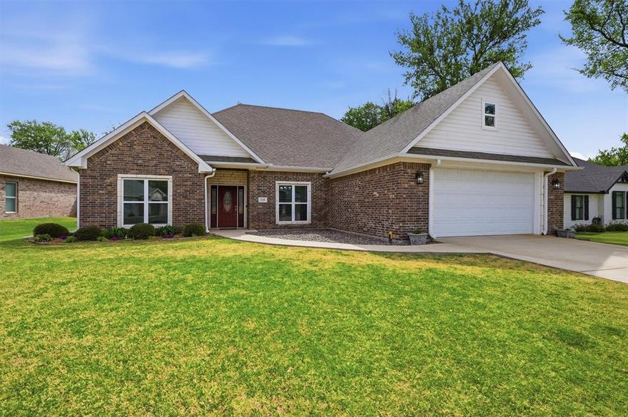 Welcome to your move-in ready retreat in the secure gated community of Lone Oak in Tanglewood! A bright, open-concept 3-bed, 2-bath home just minutes from Highport Marina and with access to Tanglewood Golf & Resort. The kitchen features granite countertops and a practical layout that flows seamlessly into the living and dining areas, perfect for everyday living and entertaining. The spacious master suite includes an ensuite bath and a large walk-in closet for ample storage. Step outside to a screened-in back porch — an ideal spot for morning coffee or relaxing evenings. Energy-efficient solar panels help keep electric bills low. Convenient, comfortable, and close to recreation and waterfront amenities — schedule a showing today!