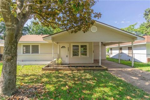 Photo of 443 Browning Street, Shreveport, LA 71106 (MLS # 21195357)