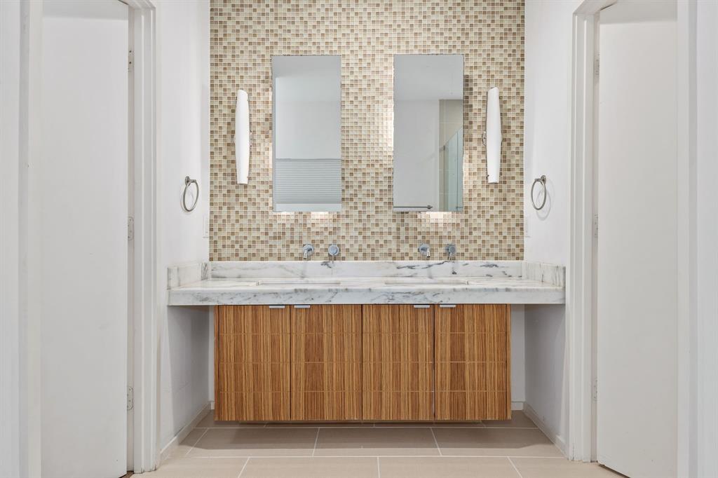 4206 Buena Vista Condos - Residential Lease