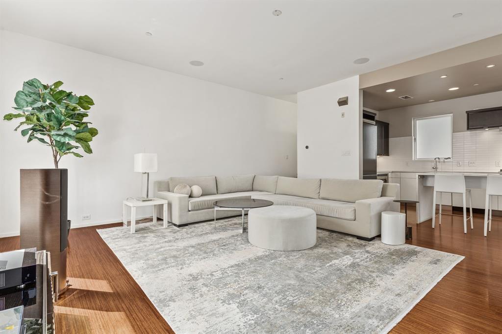 4206 Buena Vista Condos - Residential Lease