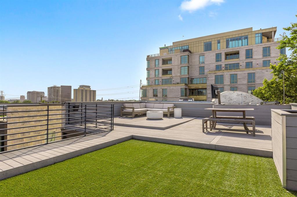 4206 Buena Vista Condos - Residential Lease