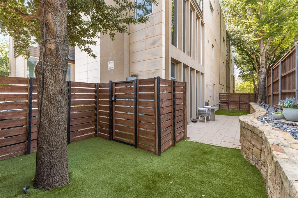 4206 Buena Vista Condos - Residential Lease