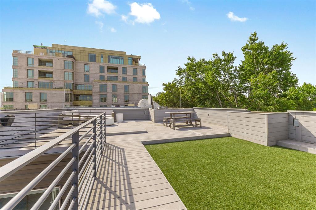 4206 Buena Vista Condos - Residential Lease