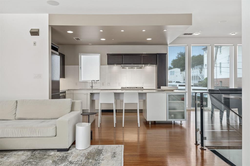 4206 Buena Vista Condos - Residential Lease