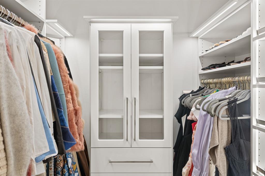 4206 Buena Vista Condos - Residential Lease