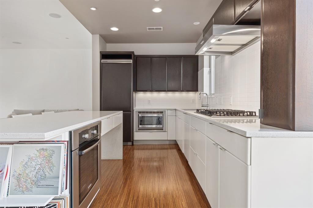 4206 Buena Vista Condos - Residential Lease