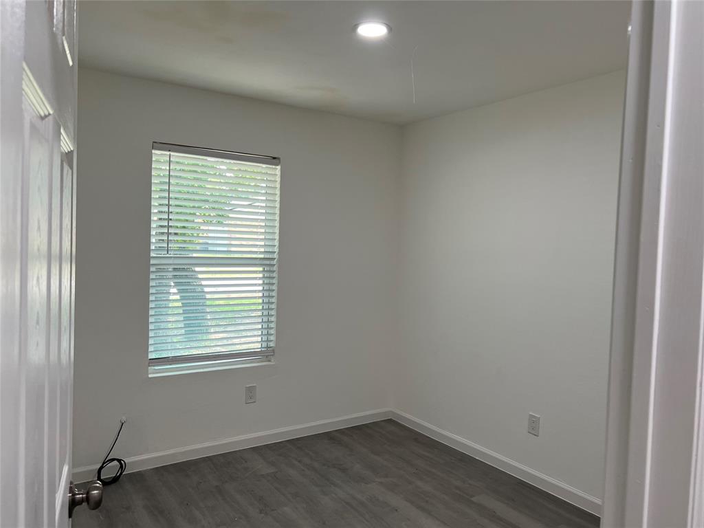 Freeway Forest 04 - Residential