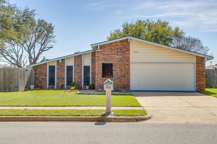 This beautiful 3- Bedroom 2- full bathroom 2 -living rooms with a 2-car garage home on a corner lot. Large fenced in back yard with a covered patio. In the Keller ISD school district. The seller is the original owner and has done many upgrades from floor to kitchen. Come and see!