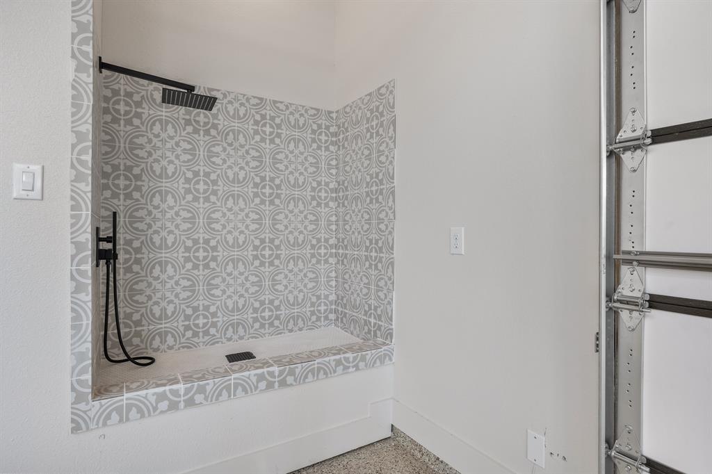 Whispering Winds - Residential