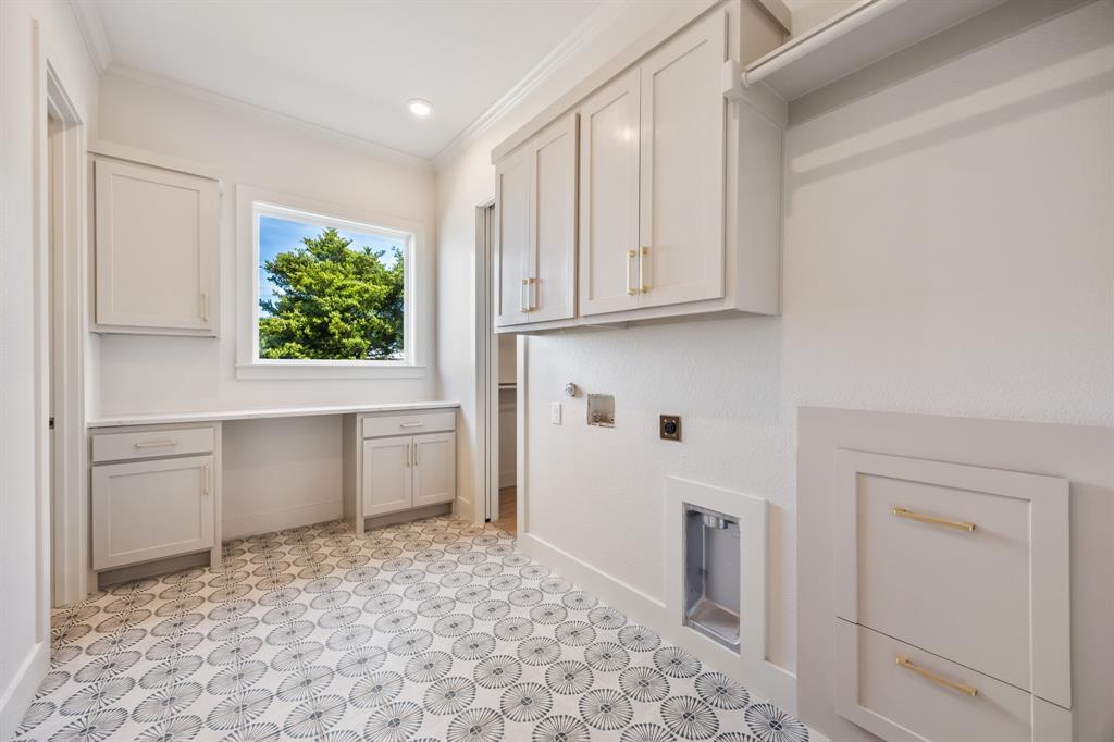 Whispering Winds - Residential