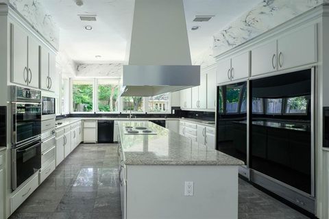 Tiny photo for 5045 Lakehill Court, Dallas, TX 75220 (MLS # 21005680)