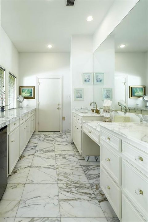 Tiny photo for 5045 Lakehill Court, Dallas, TX 75220 (MLS # 21005680)