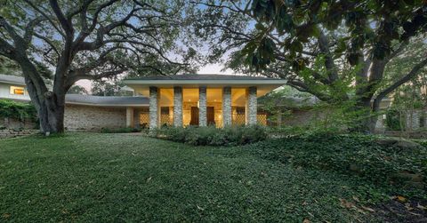 Tiny photo for 5045 Lakehill Court, Dallas, TX 75220 (MLS # 21005680)