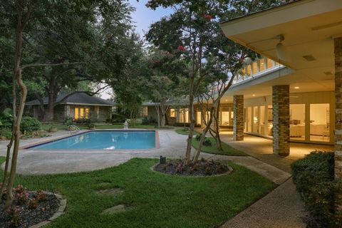 Tiny photo for 5045 Lakehill Court, Dallas, TX 75220 (MLS # 21005680)