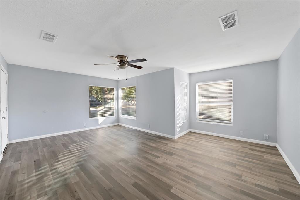 809 Hackamore Street