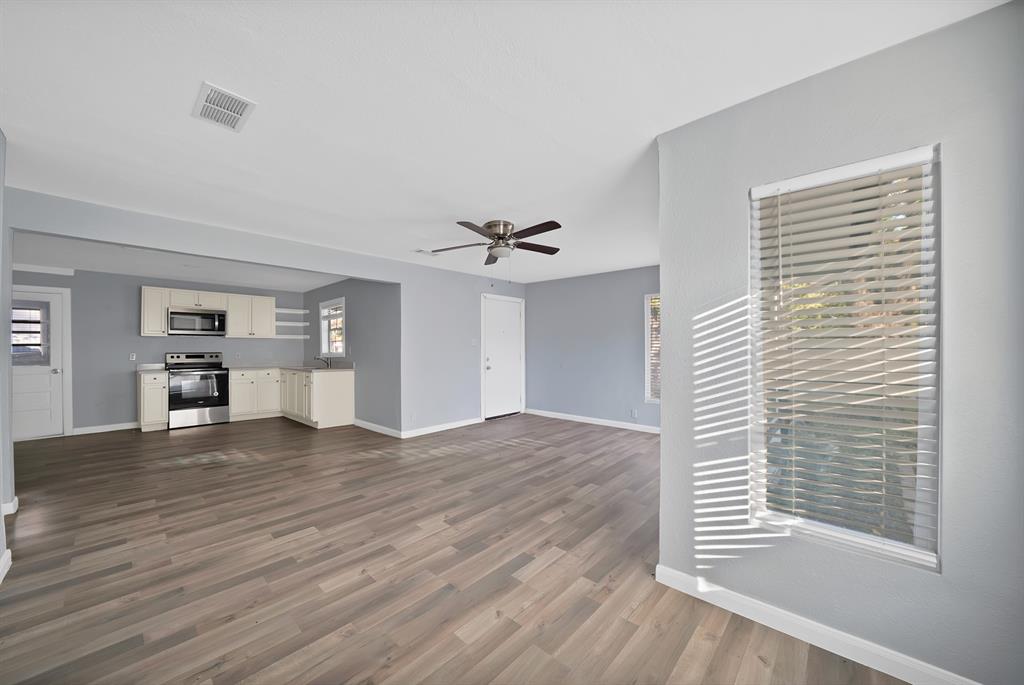 809 Hackamore Street