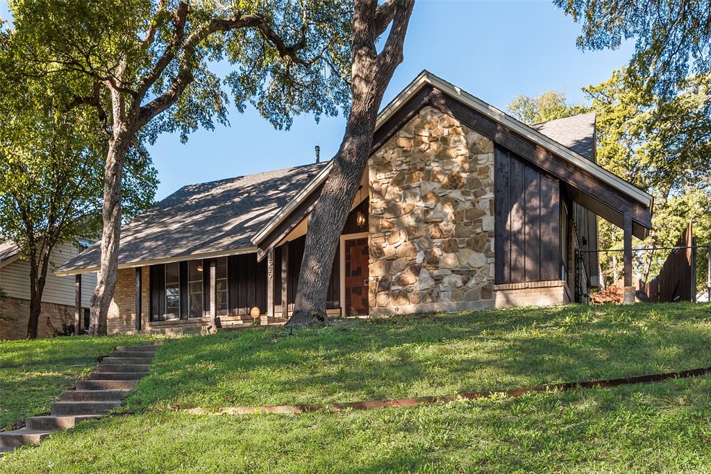 1529 Windchime Drive