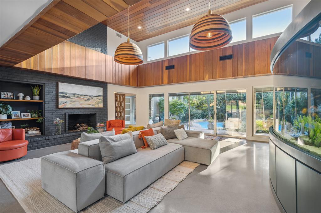 5908 Meadowcreek Drive