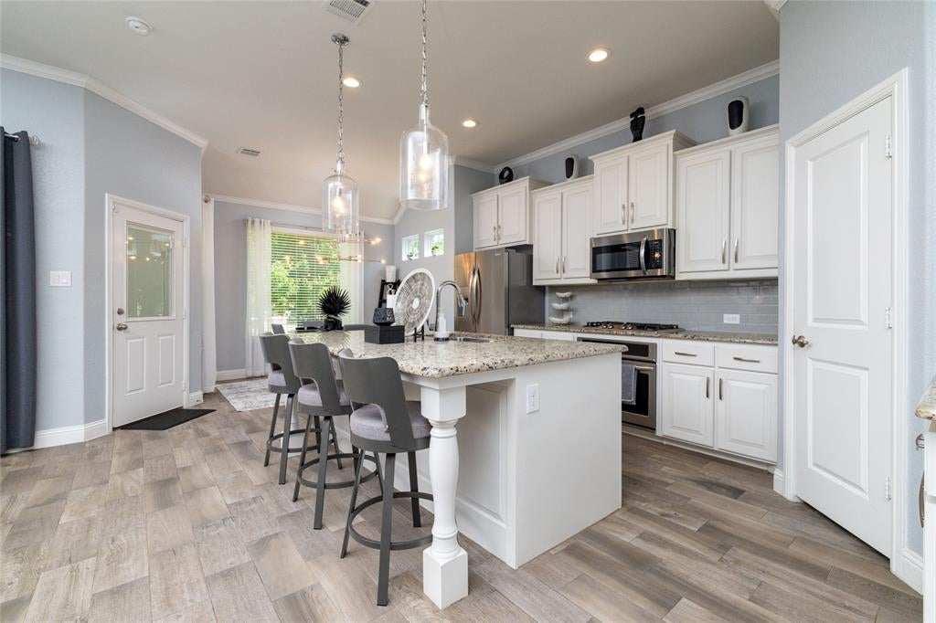 4008 Knollbrook Lane