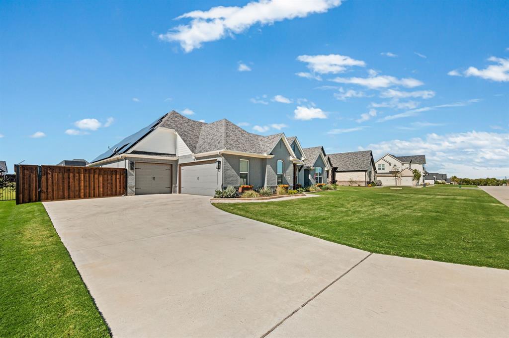 9105 Hidden Pond Street