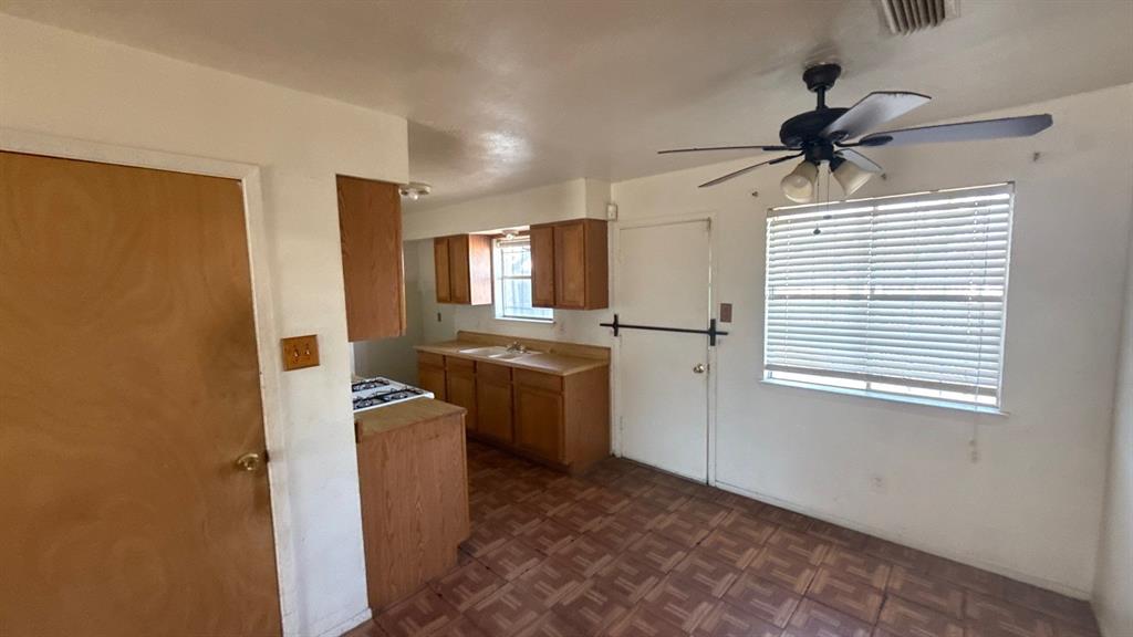 3707 Pacesetter Drive