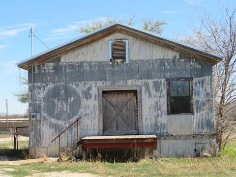 608 E College Street Coleman TX 76834