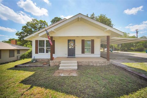 A home in Jacksboro