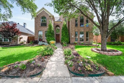 Photo of 232 Touchdown Drive, Irving, TX 75063 (MLS # 21273863)