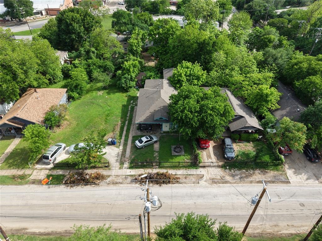 810 E 12th Street