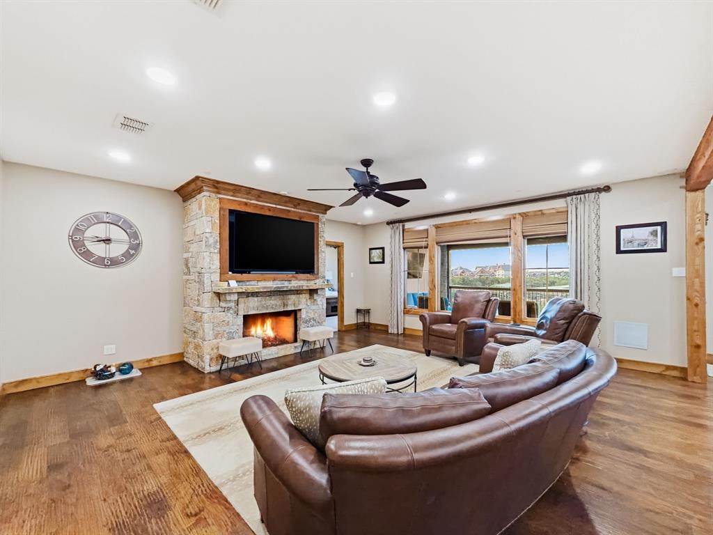 1693 Scenic Drive 202