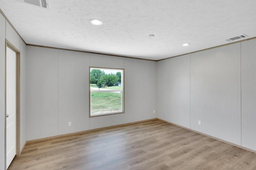 ARROWHEAD SHORES SEC A - Residential Lease