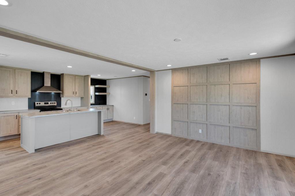 ARROWHEAD SHORES SEC A - Residential Lease