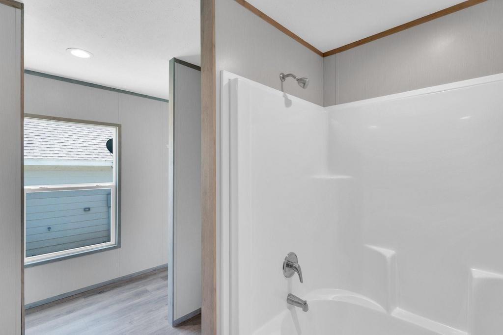 ARROWHEAD SHORES SEC A - Residential Lease