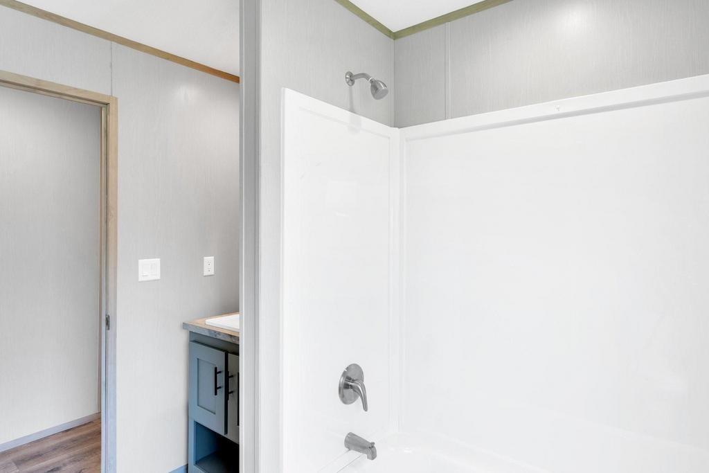 ARROWHEAD SHORES SEC A - Residential Lease