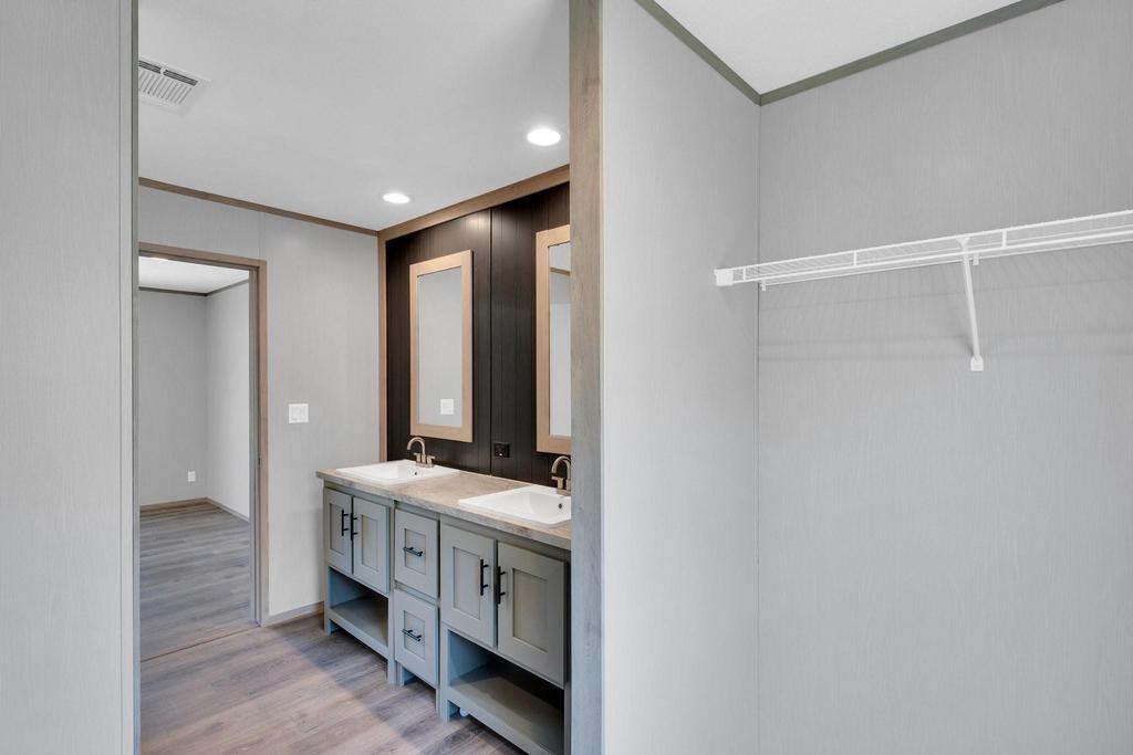 ARROWHEAD SHORES SEC A - Residential Lease