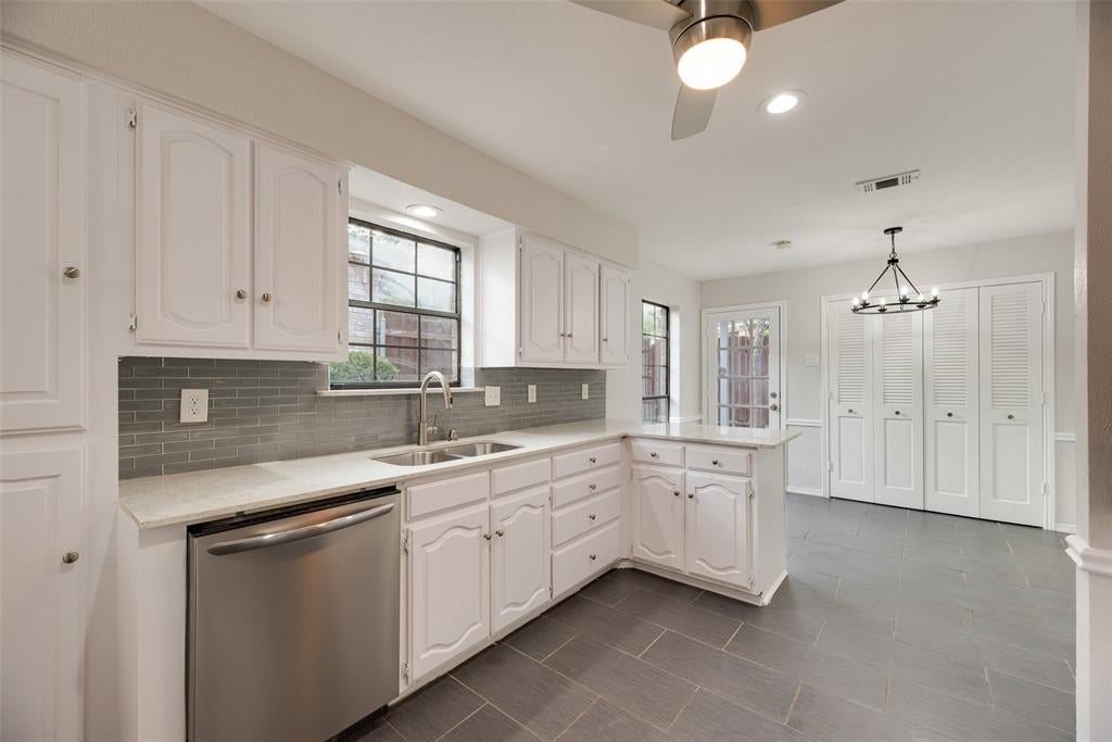 2525 W Oakdale Road
