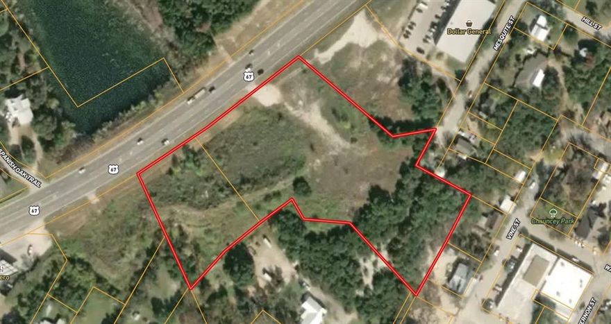 Excellent opportunity! Approximately 4.41 Acres Prime Commercial Property with excellent Hwy 67 road frontage. Centrally located in the heart of Glen Rose with close proximity to medical district, businesses, and schools. This property potentially provides excellent exposure for a new business. Multi-family is a possibility with rezoning. Currently zoned R1.