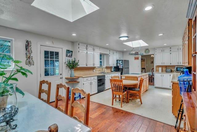 Abst 468 TR 24 T Jones - Residential