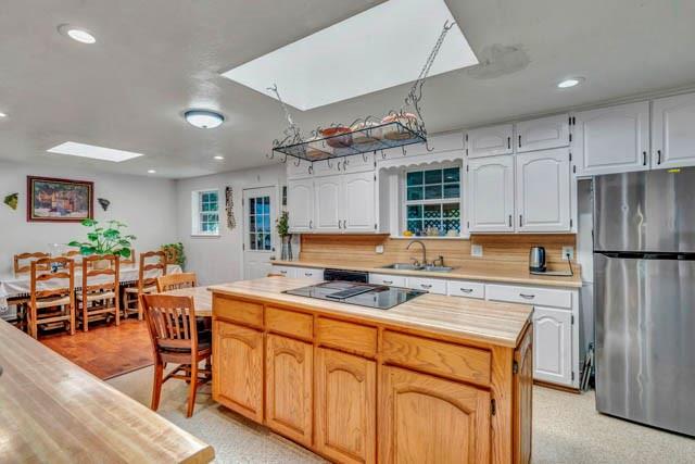 Abst 468 TR 24 T Jones - Residential