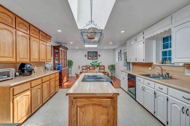 Abst 468 TR 24 T Jones - Residential