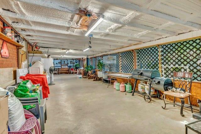 Abst 468 TR 24 T Jones - Residential