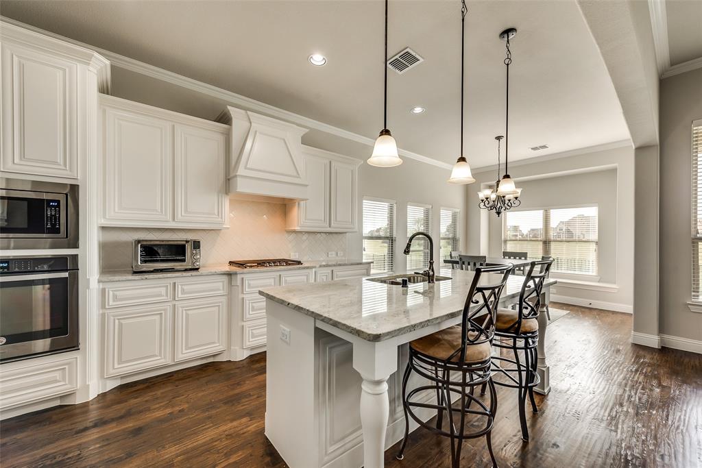 2000 Fox Bend Trace