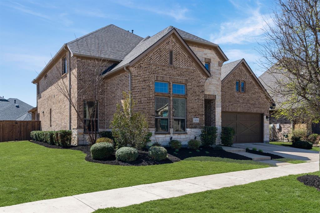 3870 White Clover Lane