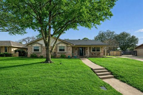413 Baker Drive Hurst TX 76054
