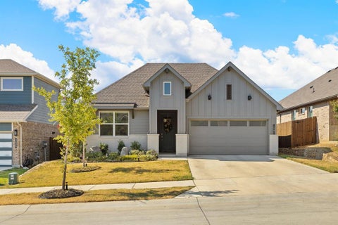 Photo of 1501 Razorbill Road, Denton, TX 76205 (MLS # 21375086)